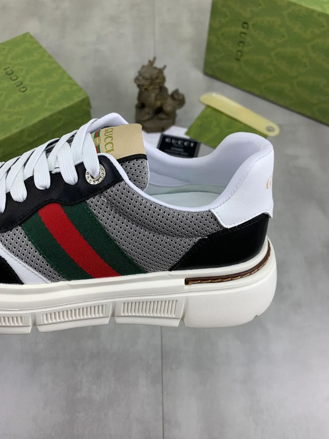 Men's shoes 💰P400💰[New style]🆘 The latest model from Gucci GUCCI official website🎁Classic casual and fashionable men's shoes👟Best model💥The style is simple and elegant, exclusive for trendy men. Unique official website latest brand elements👑Gucci original decoration, fashionable and generous, original soft calfskin fabric➕Comfortable soft first-layer pigskin lining ✅The official website specifies wear-resistant casual outsole, the classic model is photographed in real life🎬Color: 2️⃣colors available😍Number of codes: 38-44